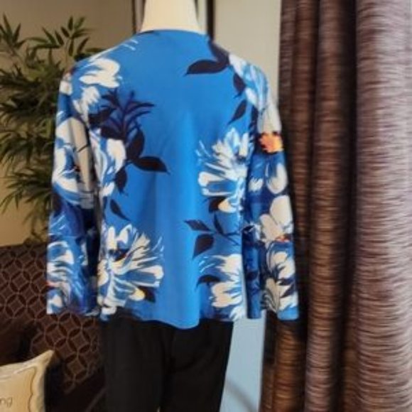 Isaac Mizrahi NYC Floral blouse - Picture 3 of 5